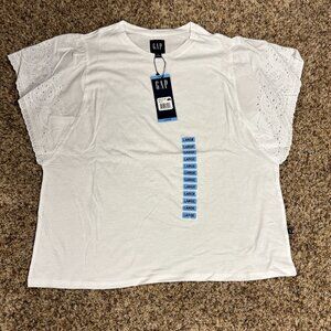 NWT: Gap English Manor T-Shirt - Women's L - Color: White - CL